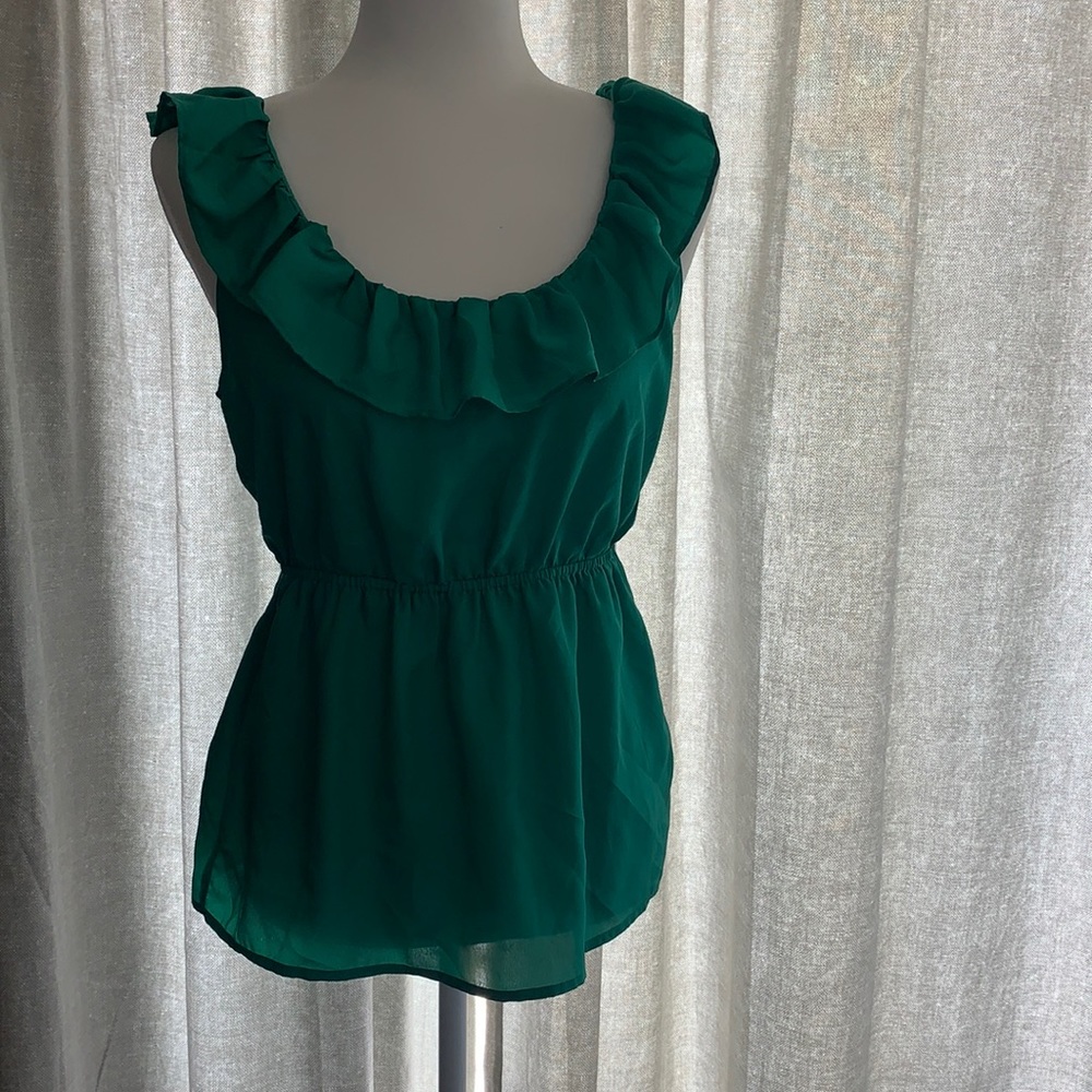 Forever 21 ruffle tank top sleeveless